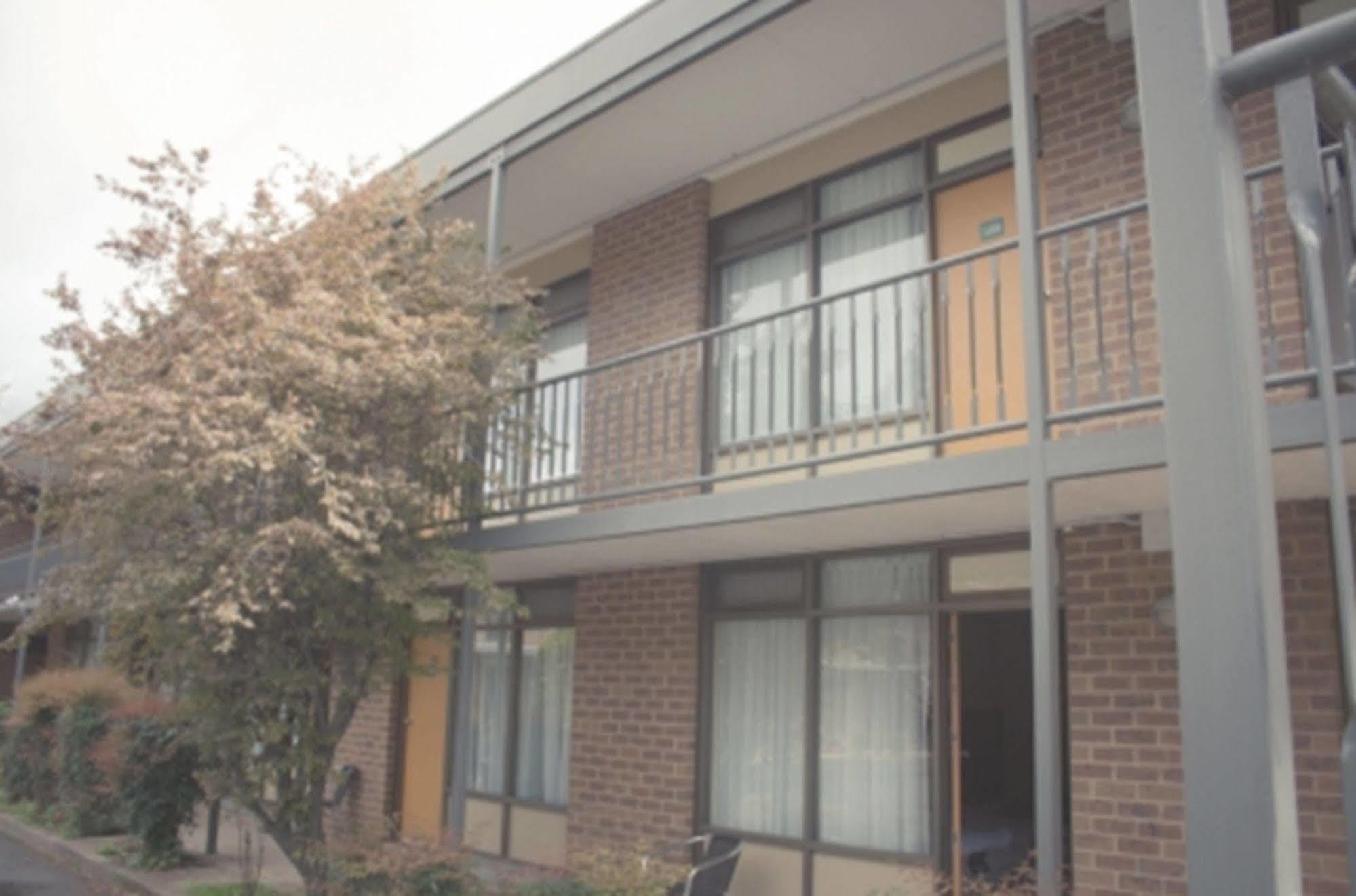 Red Cedars Motel Canberra Esterno foto