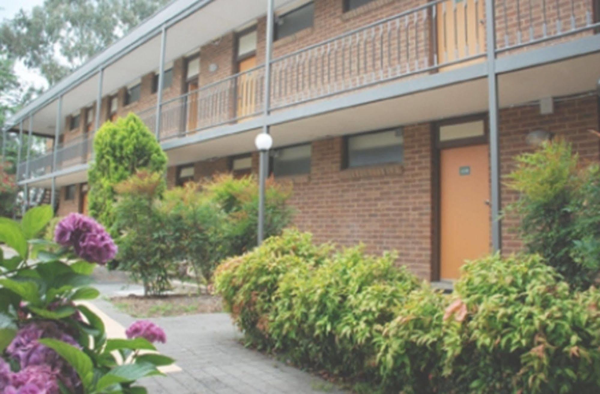 Red Cedars Motel Canberra Esterno foto