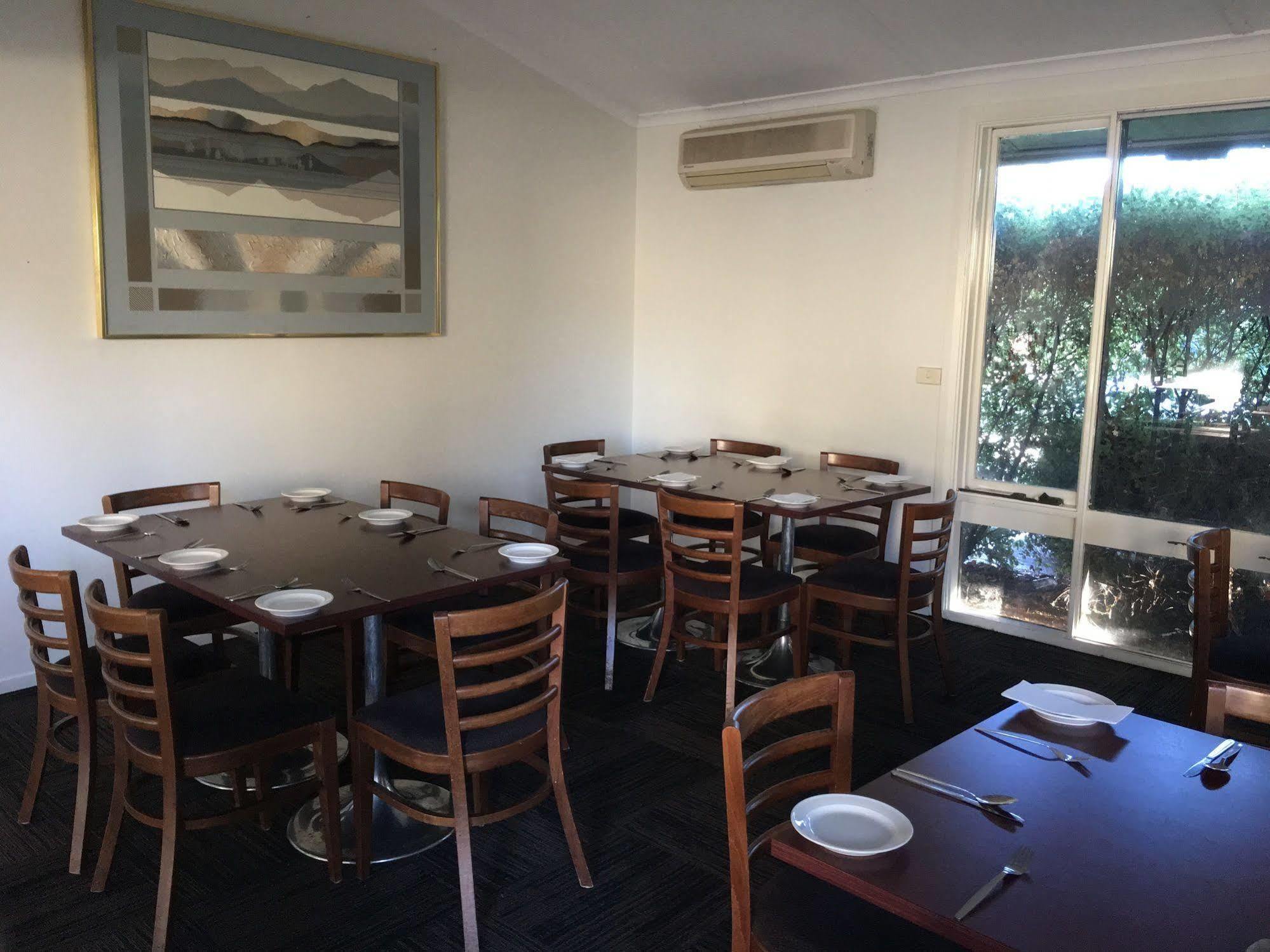 Red Cedars Motel Canberra Esterno foto