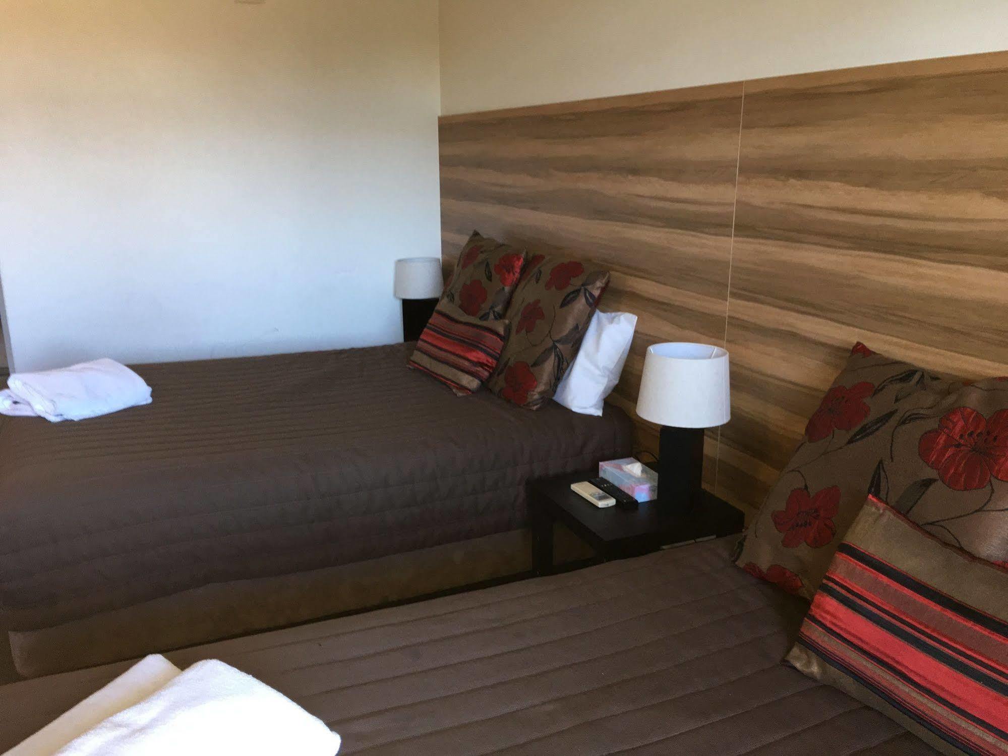 Red Cedars Motel Canberra Esterno foto